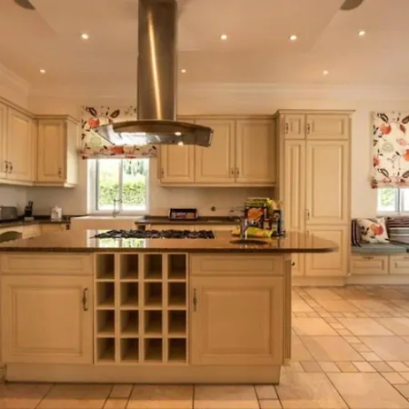 Monte Luxe - 6 Bedroom Luxury - Cinema - Pool Table - Jacuzzi Villa Quinta do Lago